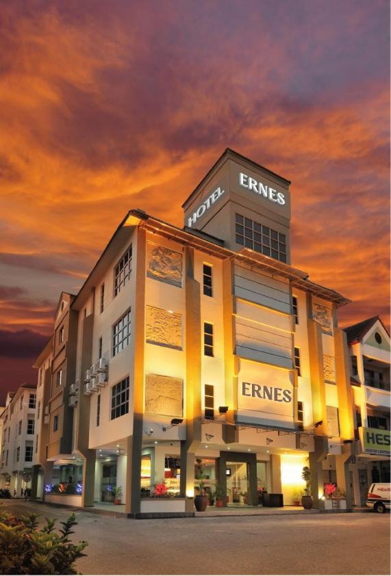 Ernes Hotel Perai Exteriör bild